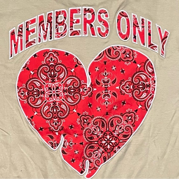 NWT Members Only Gold Beige Tee with Red Heart Large - Picture 4 of 7